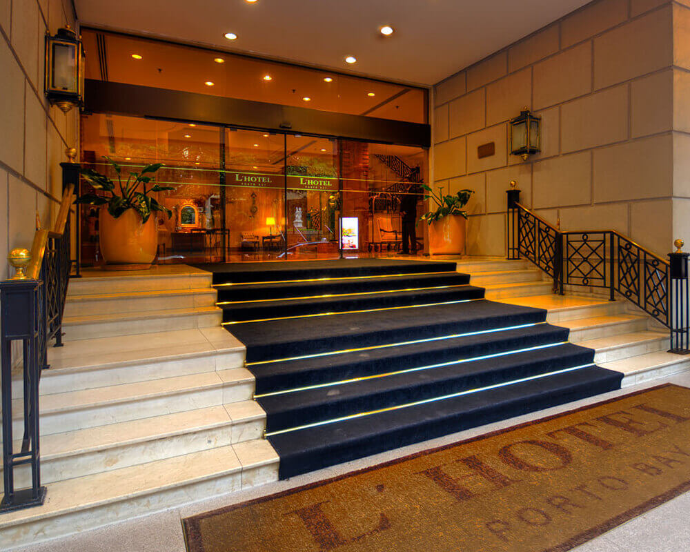 L'Hotel PortoBay São Paulo entrance